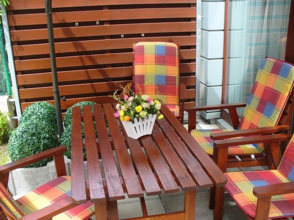Garden Apartment With Garage In Central プラハ エクステリア 写真