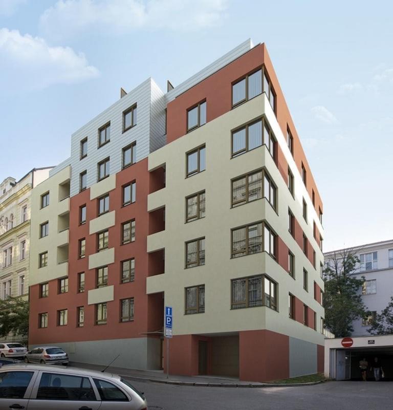 Garden Apartment With Garage In Central プラハ エクステリア 写真